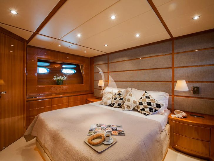 DILIAS Posilippo 80 - VIP cabin DILIAS Posilippo 80 - VIP cabin