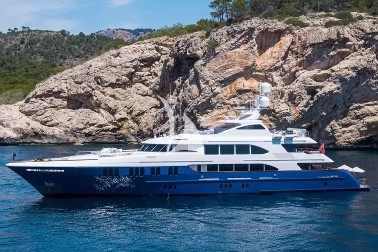 Charter Yacht DIRT POOR - Trinity 161 - 5 Cabins - Nassau - Exumas - Bahamas