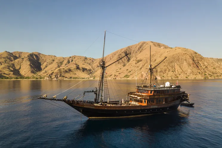 Charter Yacht ALILA PURNAMA - Phinisi 46m - 5 Cabins - Labuan Bajo - Komodo - Raja Ampat - Indonesia