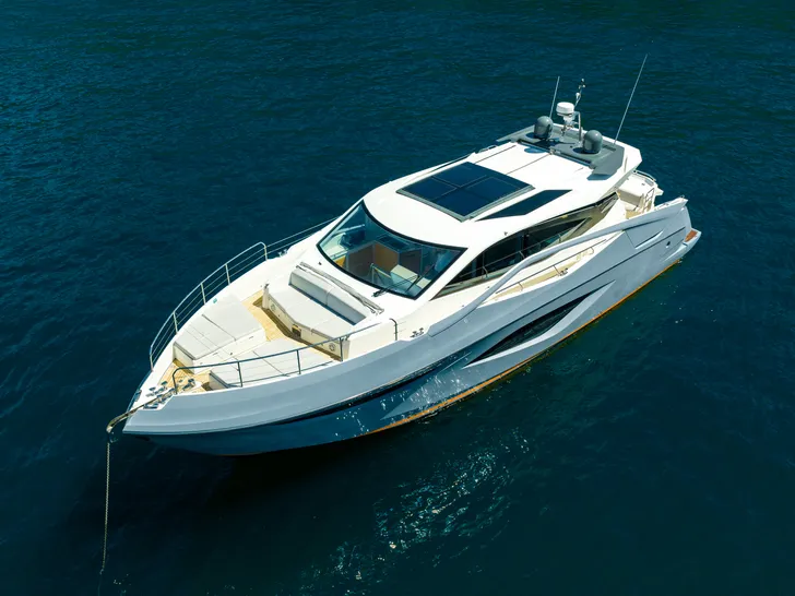 IMPLUSE Numarine 62 Flybridge - anchored IMPLUSE Numarine 62 Flybridge - anchored