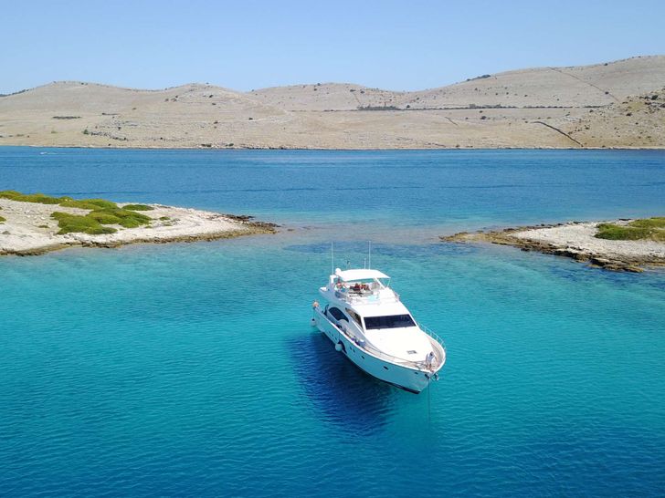 DOMINIQUE Ferretti 681 Crewed Motor Yacht Islands DOMINIQUE Ferretti 681 Crewed Motor Yacht Islands