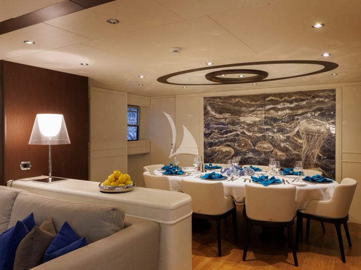 DON CIRO Benetti SD105 - main dining area DON CIRO Benetti SD105 - main dining area