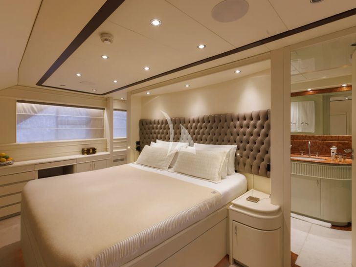 DON CIRO Benetti SD105 - master cabin DON CIRO Benetti SD105 - master cabin