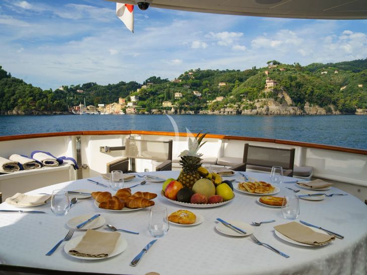 DON CIRO Benetti SD105 - sample breakfast set up DON CIRO Benetti SD105 - sample breakfast set up