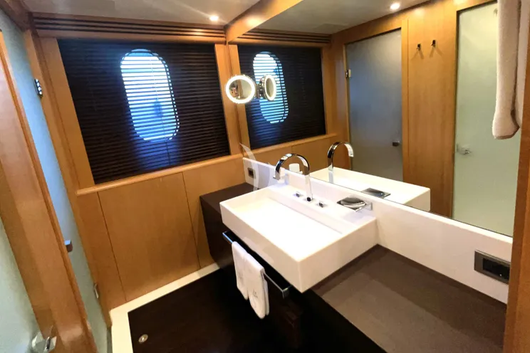 Charter Yacht D'ONE D - Leopard 46 - 5 Cabins - Cannes - St Tropez - Nice - Antibes - Monaco - French Riviera