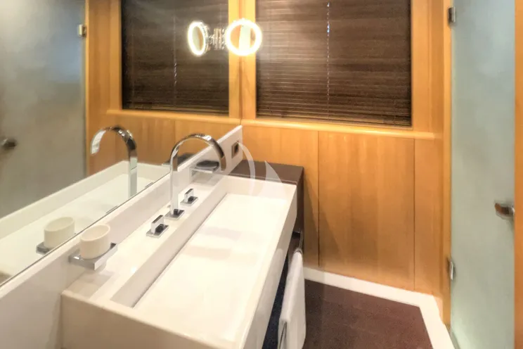 Charter Yacht D'ONE D - Leopard 46 - 5 Cabins - Cannes - St Tropez - Nice - Antibes - Monaco - French Riviera