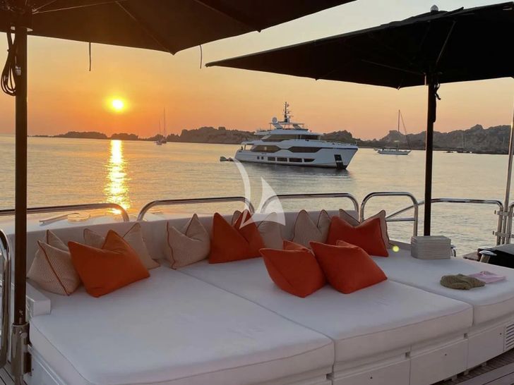 D'ONE D Leopard(Arno 46)- main aft deck sunbathing area D'ONE D Leopard(Arno 46)- main aft deck sunbathing area