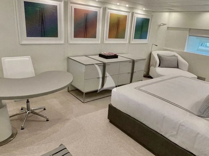 D'ONE D Leopard(Arno 46)- master cabin lounge and work space D'ONE D Leopard(Arno 46)- master cabin lounge and work space