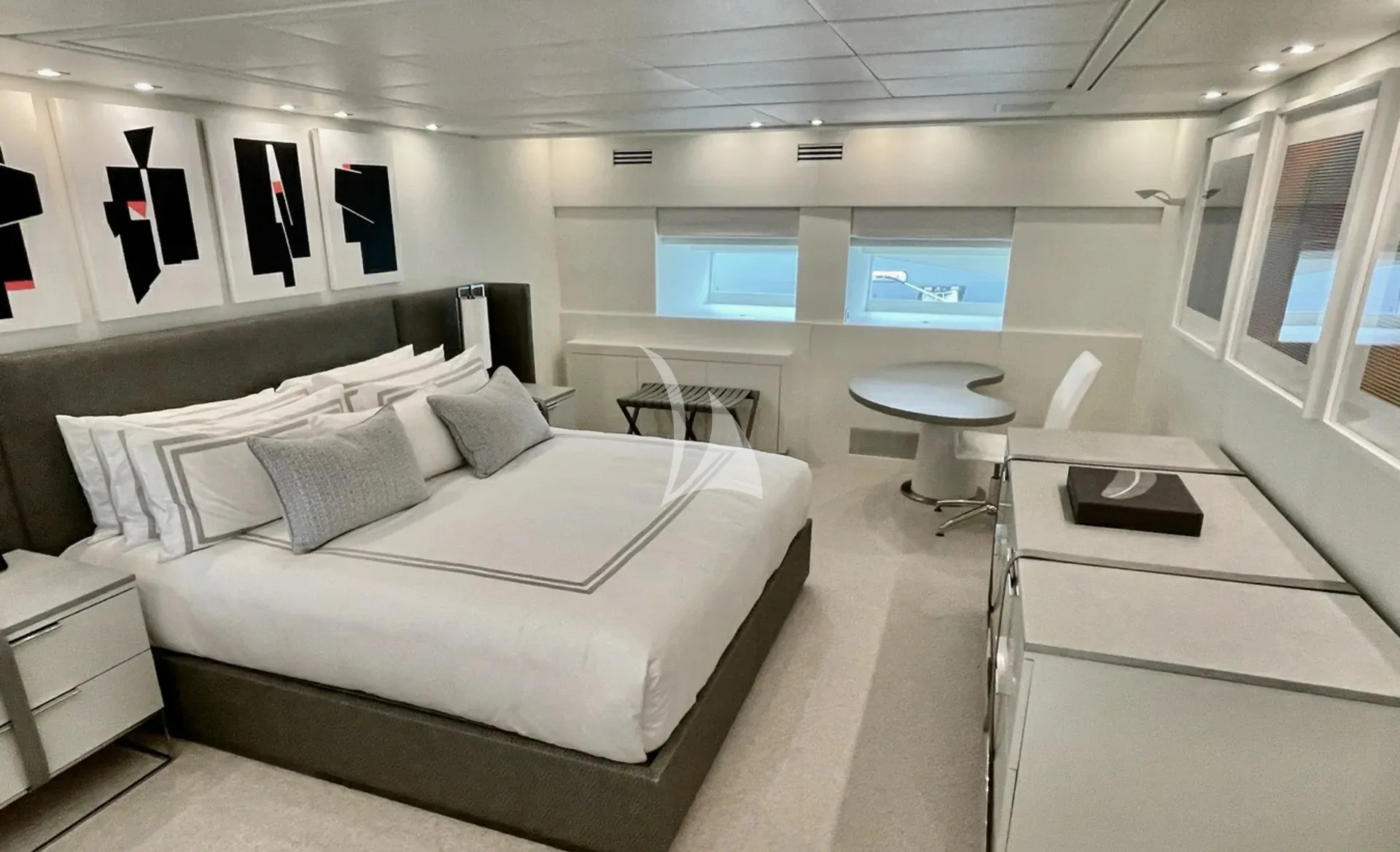 Charter Yacht D'ONE D - Leopard 46 - 5 Cabins - Cannes - St Tropez - Nice - Antibes - Monaco - French Riviera