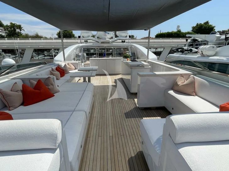 D'ONE D Leopard(Arno 46)- sundeck bar and lounge covered D'ONE D Leopard(Arno 46)- sundeck bar and lounge covered