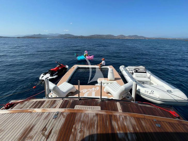 D'ONE D Leopard(Arno 46)- swim platform with the water toys D'ONE D Leopard(Arno 46)- swim platform with the water toys