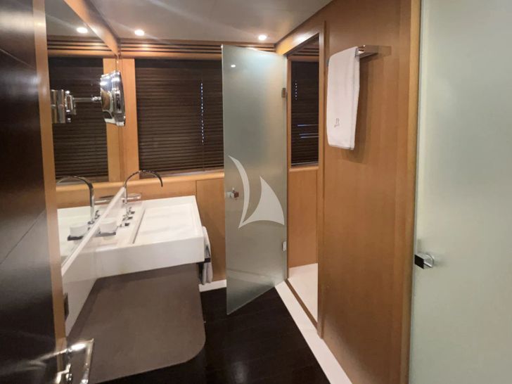 D'ONE D Leopard(Arno 46)- twin cabin 2 bathroom D'ONE D Leopard(Arno 46)- twin cabin 2 bathroom