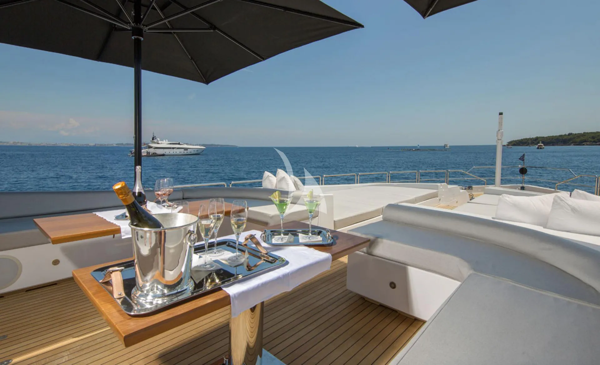 Charter Yacht D'ONE D - Leopard 46 - 5 Cabins - Cannes - St Tropez - Nice - Antibes - Monaco - French Riviera