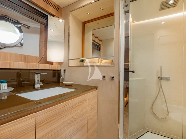 DON MICHELE C Boats 27m - VIP cabin bathroom DON MICHELE C Boats 27m - VIP cabin bathroom