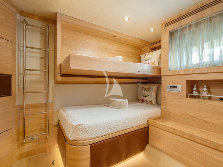 DON MICHELE C Boats 27m - twin bunk cabin DON MICHELE C Boats 27m - twin bunk cabin