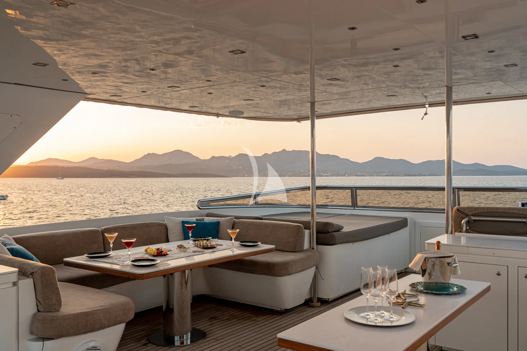 DON MICHELE C Boats 27m - wine on the sundeck