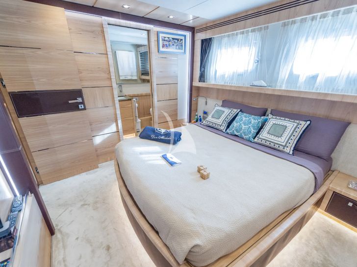 DON MICHELE C Boats 27m - VIP cabin 2 wide shot DON MICHELE C Boats 27m - VIP cabin 2 wide shot