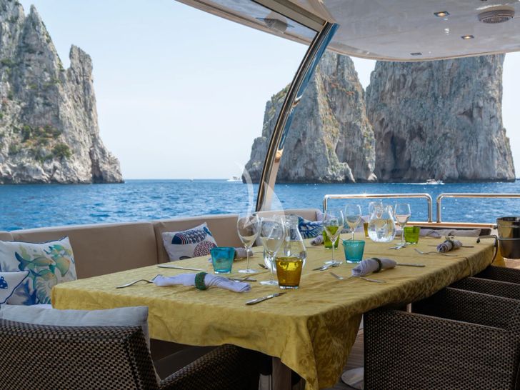 DON MICHELE C Boats 27m - aft deck dining area DON MICHELE C Boats 27m - aft deck dining area