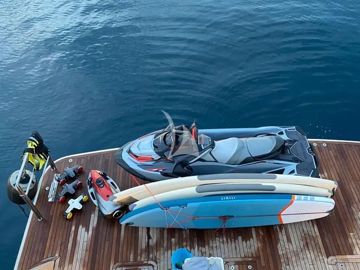 DON MICHELE C Boats 27m - water toys DON MICHELE C Boats 27m - water toys
