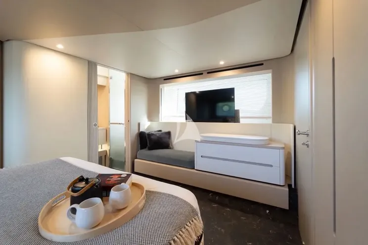 Charter Yacht DONNA - Azimut 68 Fly - 4 Cabins - Sibenik - Split - Dubrovnik - Croatia