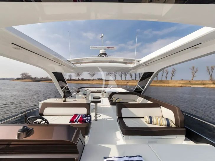 DON`T TELL MOM Galeon 640 - flybridge forward view DON`T TELL MOM Galeon 640 - flybridge forward view
