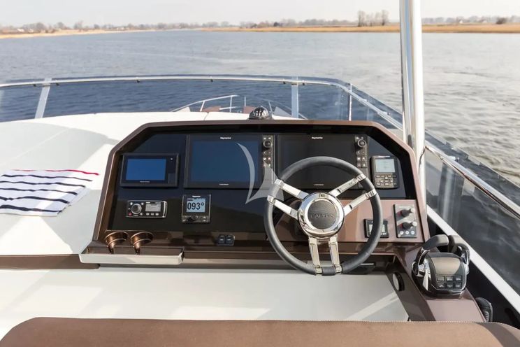 Charter Yacht DON`T TELL MOM - Galeon 640 Fly - 4 Cabins - Miami - Florida