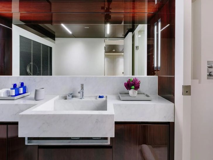 DON'T WORRY Riva Dolcevita 110 - VIP cabin 1 bathroom DON'T WORRY Riva Dolcevita 110 - VIP cabin 1 bathroom