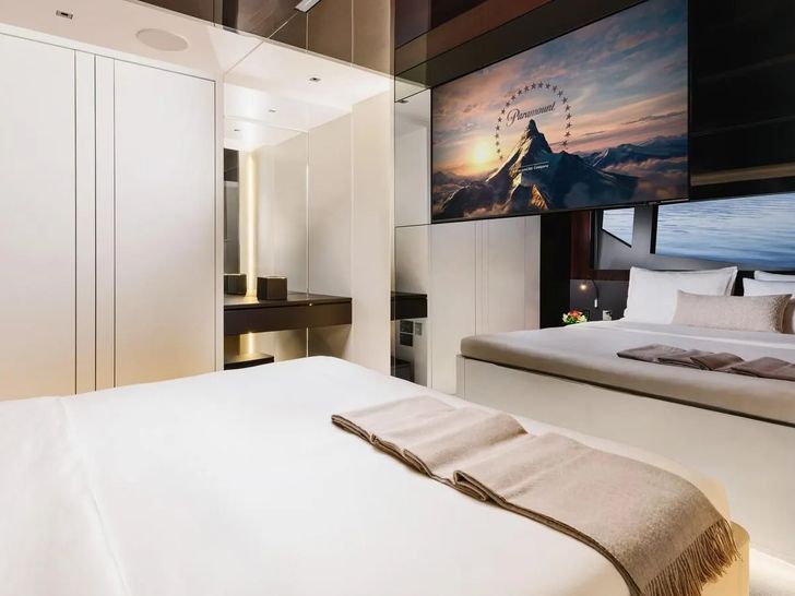 DON'T WORRY Riva Dolcevita 110 - VIP cabin 2 DON'T WORRY Riva Dolcevita 110 - VIP cabin 2