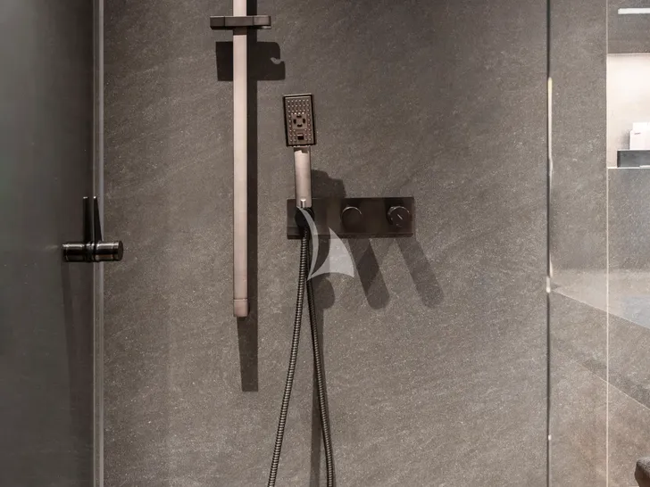DOUBLE HAPPINESS Sunreef 60 Eco Power - Master Cabin Shower DOUBLE HAPPINESS Sunreef 60 Eco Power - Master Cabin Shower