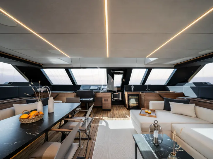 DOUBLE HAPPINESS Sunreef 60 Eco Power - Saloon Seating and Dining Area DOUBLE HAPPINESS Sunreef 60 Eco Power - Saloon Seating and Dining Area