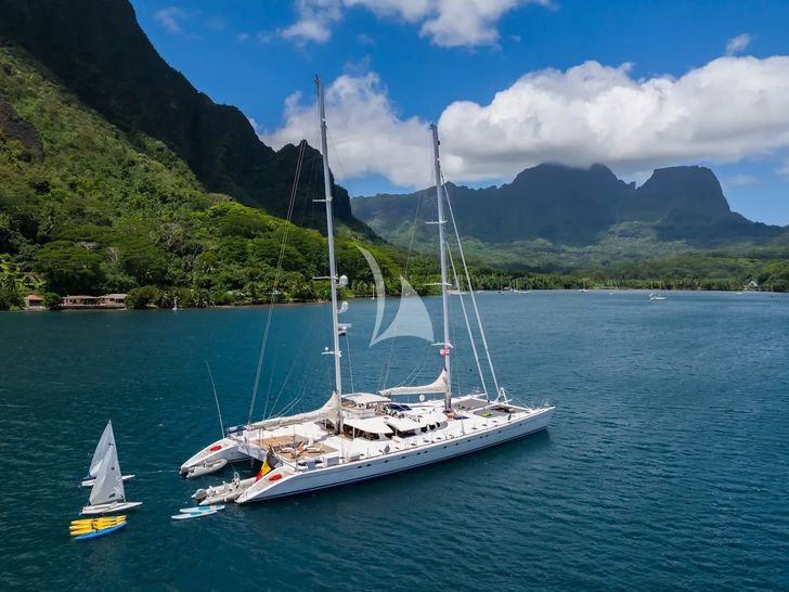 DOUCE FRANCE Alu Marine 42m - anchored with the water toys DOUCE FRANCE Alu Marine 42m - anchored with the water toys