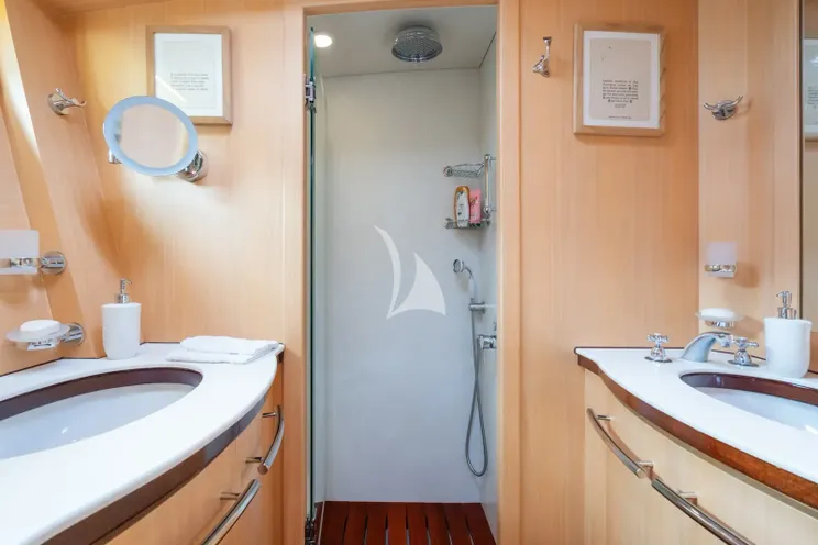 Charter Yacht DOUCE FRANCE - Alu Marine 42m - 6 Cabins - Raiatea - Bora Bora - Huahine - Tahiti