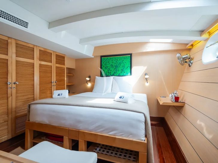 DOUCE FRANCE Alu Marine 42m - master cabin DOUCE FRANCE Alu Marine 42m - master cabin