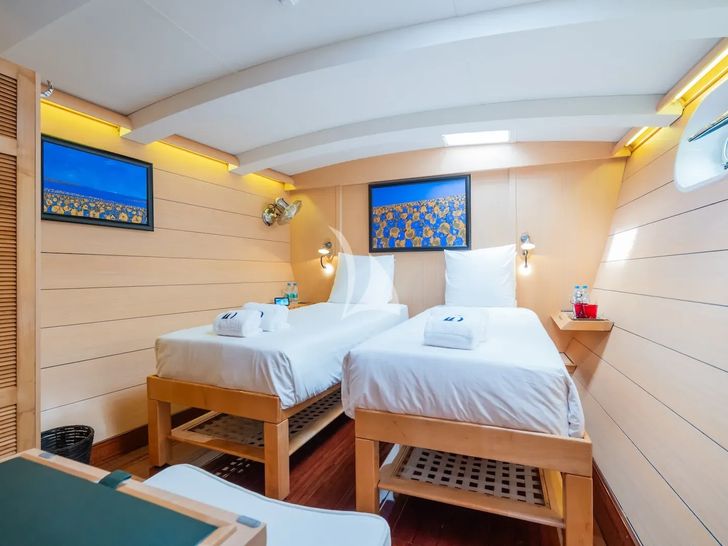 DOUCE FRANCE Alu Marine 42m - twin cabin DOUCE FRANCE Alu Marine 42m - twin cabin