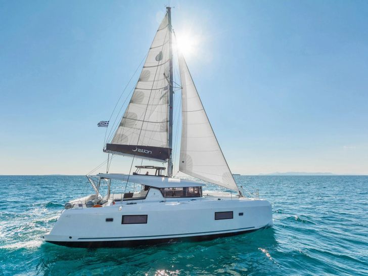 DREAM WATERS Lagoon 42 cruising DREAM WATERS Lagoon 42 cruising