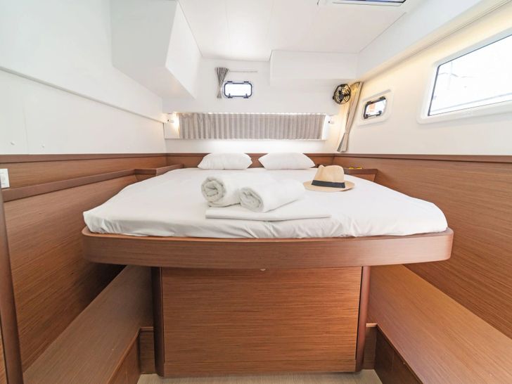 DREAM WATERS Lagoon 42 double cabin 1 DREAM WATERS Lagoon 42 double cabin 1