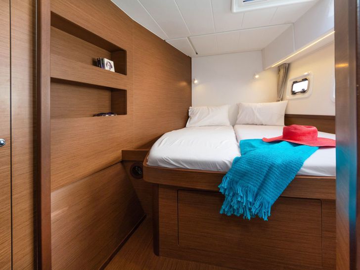 DREAM WATERS Lagoon 42 twin cabin DREAM WATERS Lagoon 42 twin cabin