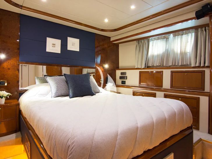 DREAM B Giant 99 - VIP cabin 1 DREAM B Giant 99 - VIP cabin 1