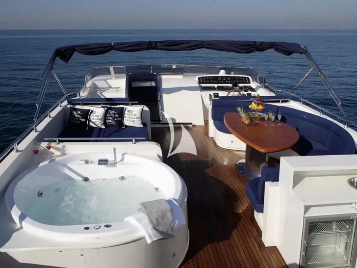 DREAM B Giant 99 - flybridge DREAM B Giant 99 - flybridge