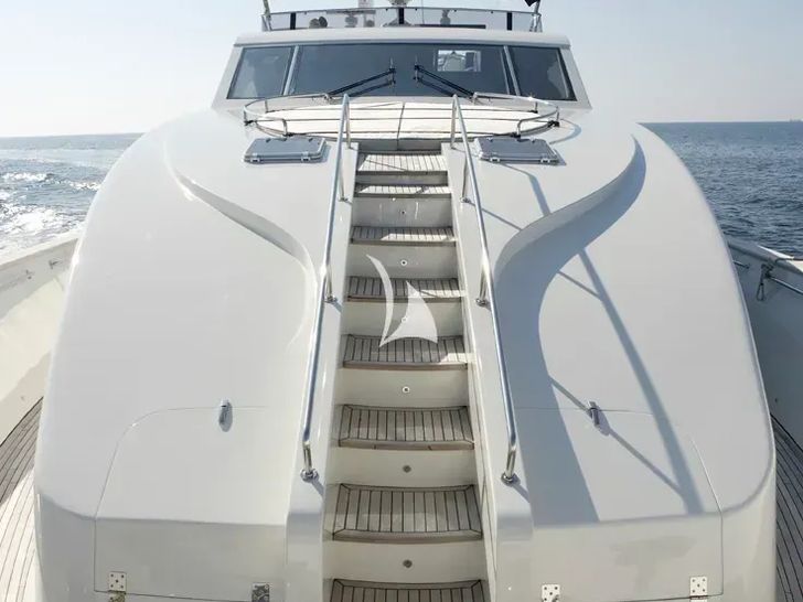 DREAM B Giant 99 - foredeck DREAM B Giant 99 - foredeck