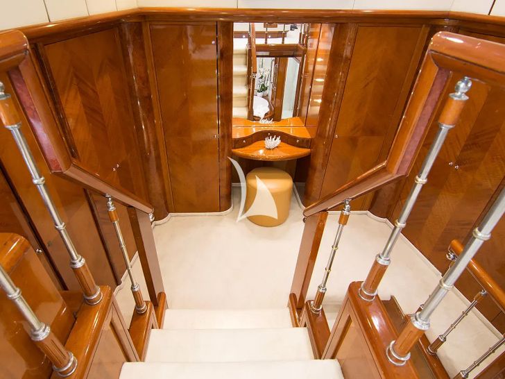 DREAM B Giant 99 - master cabin staircase and vanity DREAM B Giant 99 - master cabin staircase and vanity