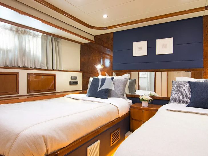 DREAM B Giant 99 - twin cabin DREAM B Giant 99 - twin cabin