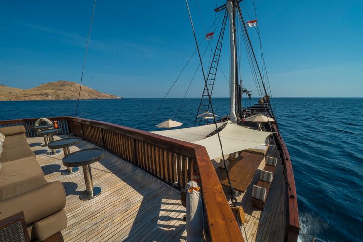 Charter Yacht ALILA PURNAMA - Phinisi 46m - 5 Cabins - Labuan Bajo - Komodo - Raja Ampat - Indonesia