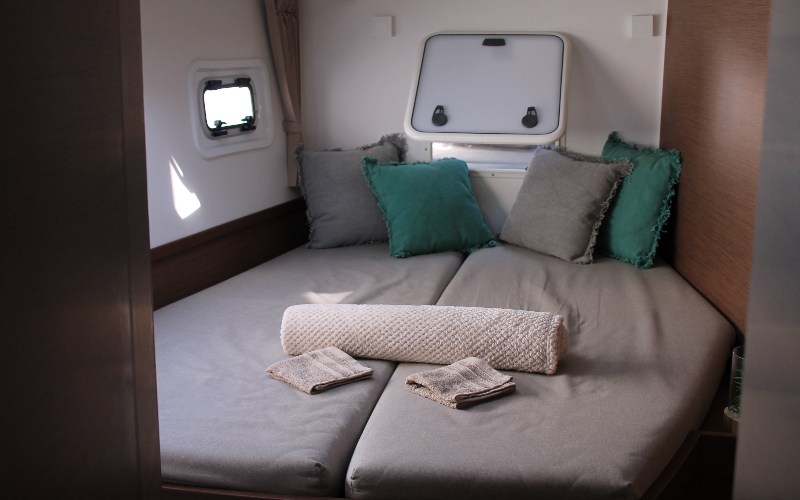 Charter Yacht DOUBLE TROUBLE - Lagoon 42 - 4 Cabins - St Raphael - Cannes - St Tropez - Nice - Antibes - Monaco - French Riviera