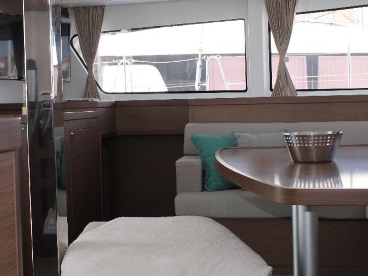 DOUBLE TROUBLE Lagoon 42 - saloon DOUBLE TROUBLE Lagoon 42 - saloon