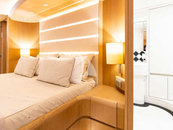 DUBAI Maiora 24m VIP cabin with bathroom DUBAI Maiora 24m VIP cabin with bathroom