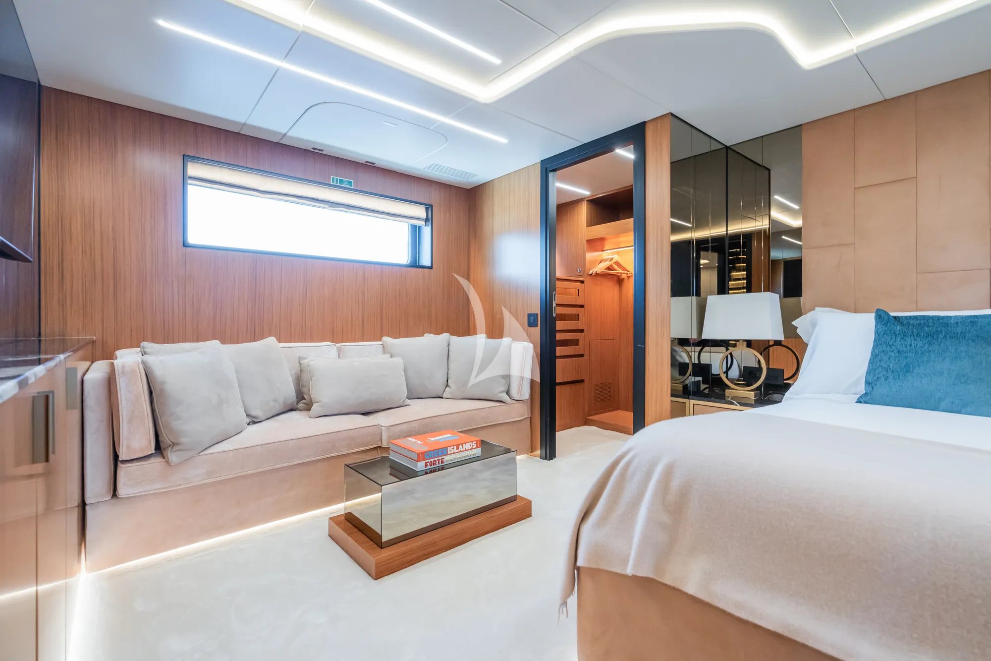 DULCE DE LECHE Blaundus B30 - VIP cabin 3 couch