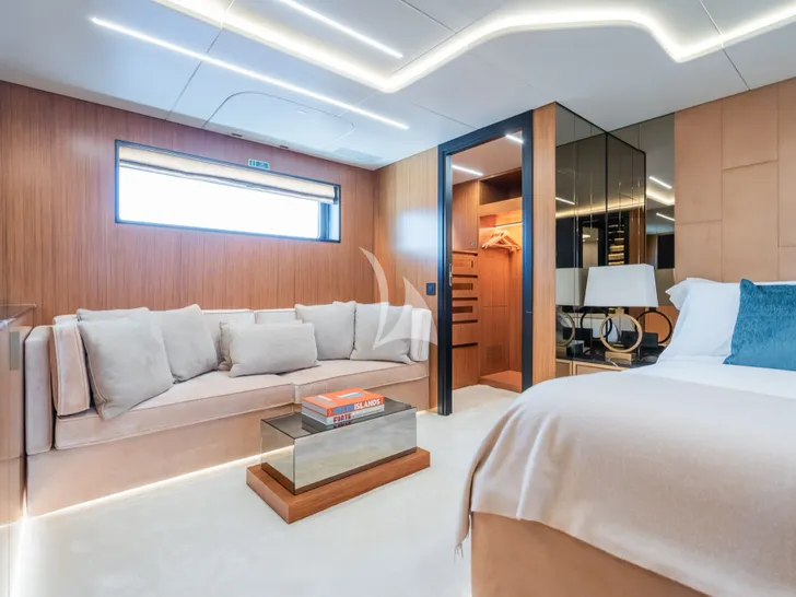 DULCE DE LECHE Blaundus B30 - VIP cabin 3 couch DULCE DE LECHE Blaundus B30 - VIP cabin 3 couch