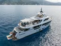 DULCE DE LECHE Blaundus B30 - anchored aft shot DULCE DE LECHE Blaundus B30 - anchored aft shot