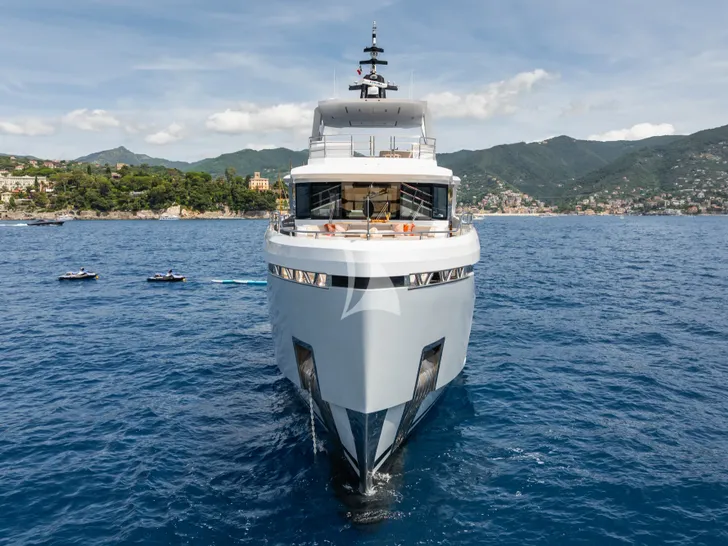 DULCE DE LECHE Blaundus B30 - bow view DULCE DE LECHE Blaundus B30 - bow view